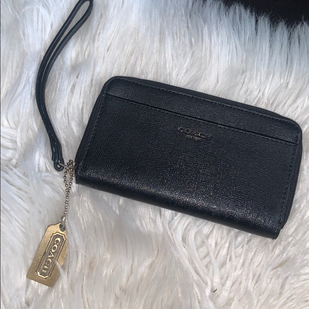 Coach wristlet wallet